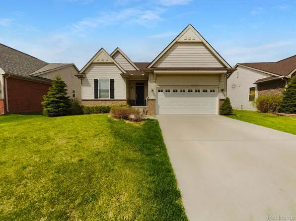 8351 Ardmoor Dr, Ypsilanti, MI 48198
