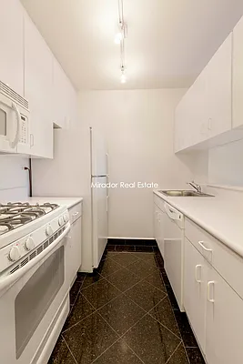 Rented by Mirador Real Estate | media 22