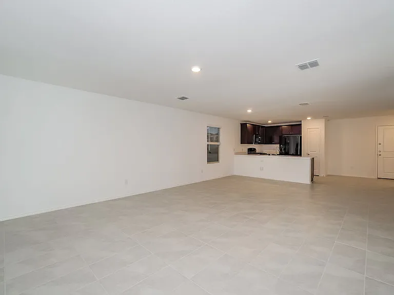 8401 Hollow Bend St — Photo 4