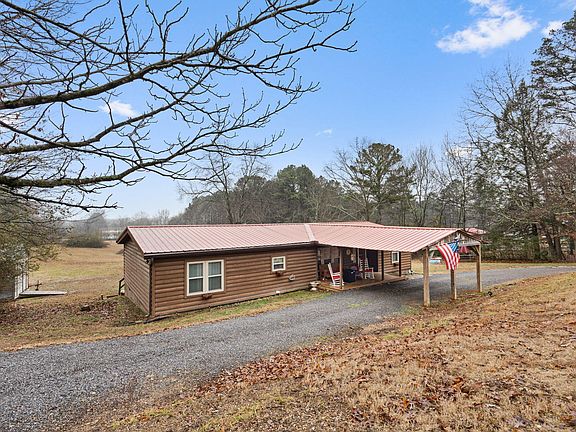 3rd image of 129 Farris Rd SE