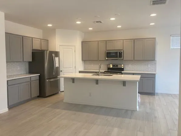 9006 W Colter St, Glendale, AZ 85305