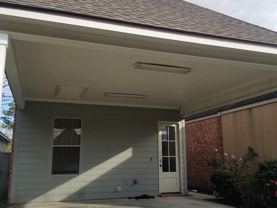 1st image of 206 Chimney Rock Blvd