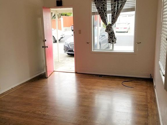 4th image of 114 Willits St