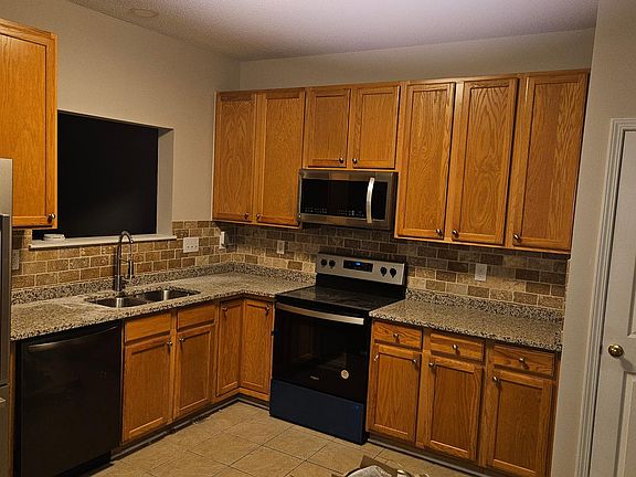 3rd image of 231 Heritage Creek Way