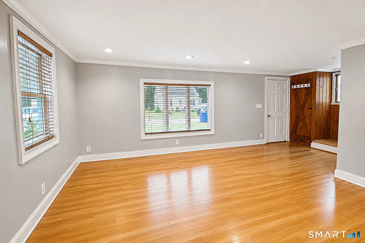 3 bed, 2.0 bath, 1152 sqft, $3,450 — Photo 3