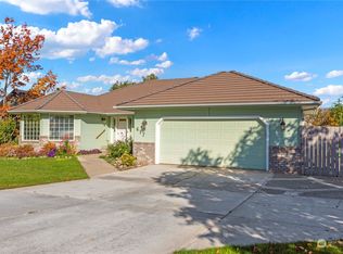 617 Meadows Dr, Wenatchee, WA 98801