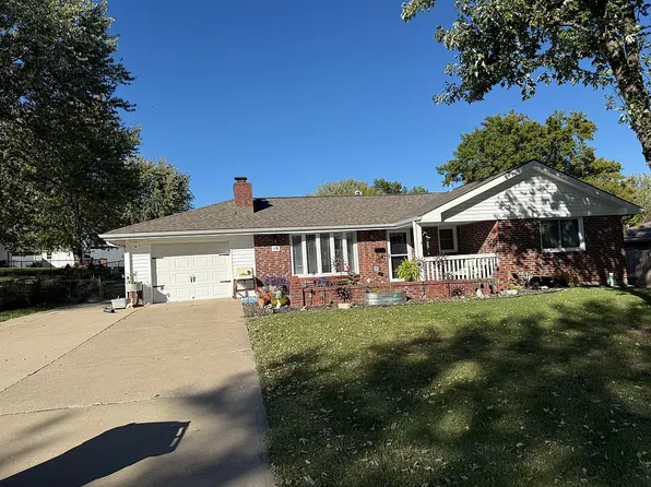 920 Tracy Ave, Excelsior Springs, MO 64024