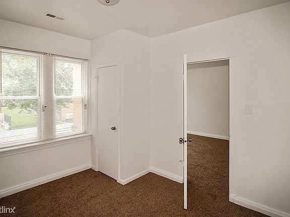 1249 S Fairfield Ave Apartments Chicago Bedroom_4