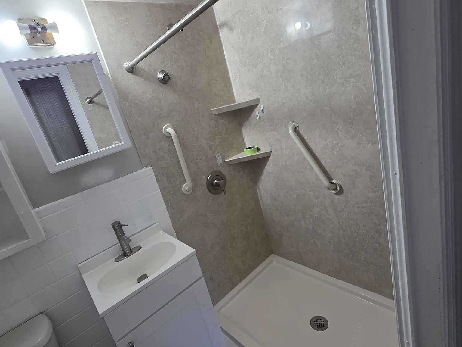 3 bed, 1.5 bath, 1349 sqft, $2,199 — Photo 4