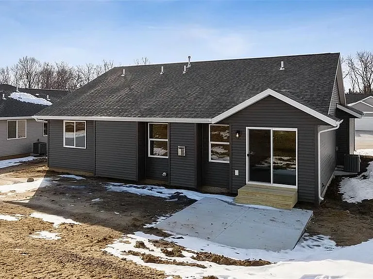 2202 Shady Grove Rd SW — Photo 2