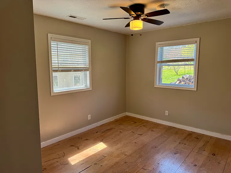 4775 Break Heart Rd — Photo 7