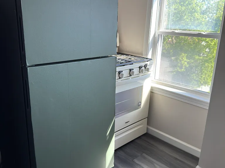 24 Potter St #3 — Photo 17