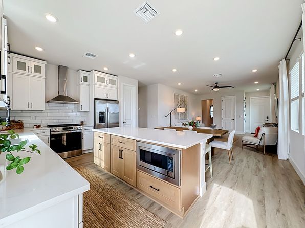2482 Georgina Cir
