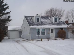 2168 Rockefeller Rd, Wickliffe, OH 44092