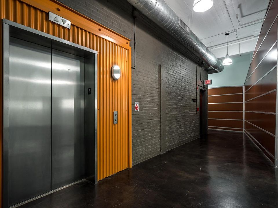 309 E Market St 213-01