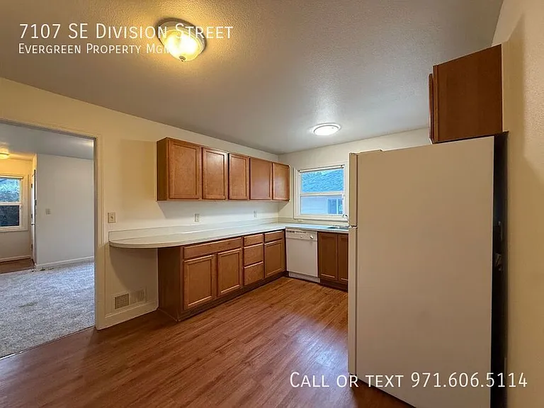 7107 SE Division St — Photo 7