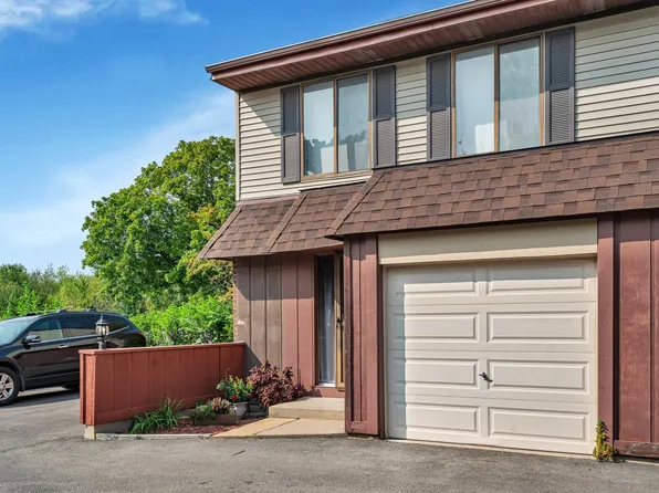 1911 Parklake Dr APT A, Morris, IL 60450