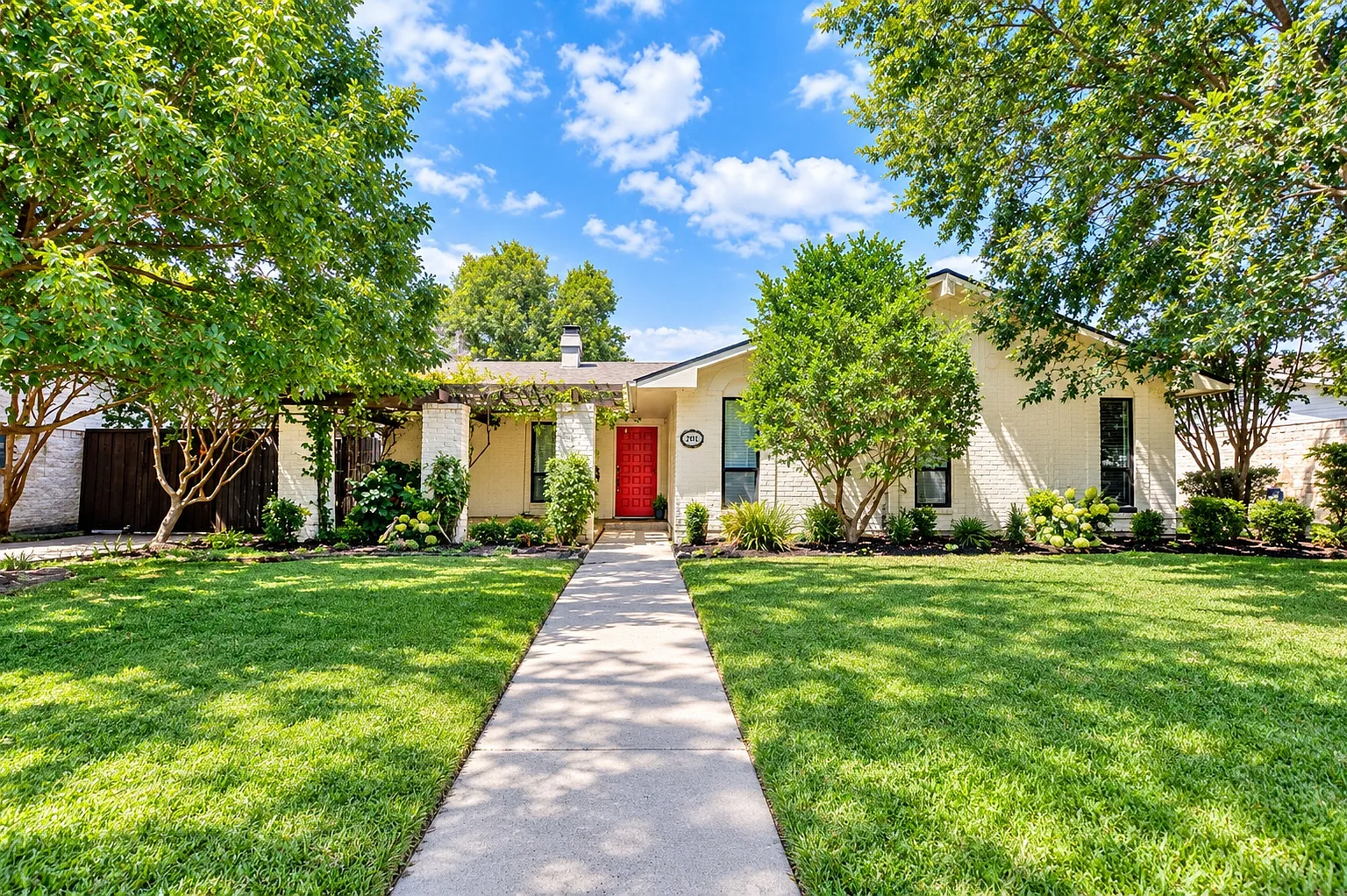 2013 Plymouth Rock Dr — Photo 2