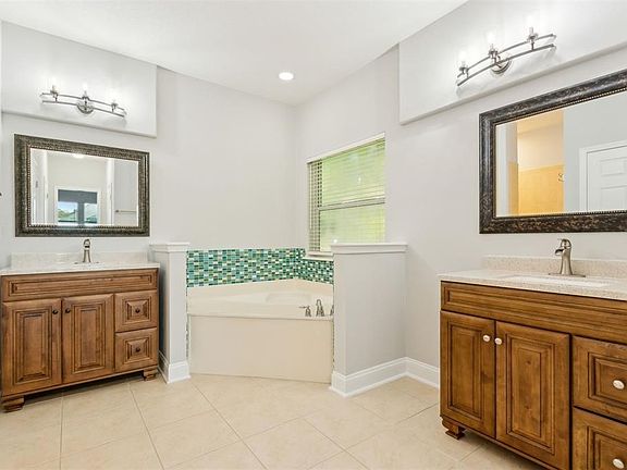 5th image of 85025 Babcock Ct