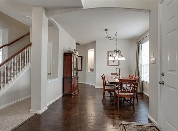 4th image of 1905 Flatwood Dr