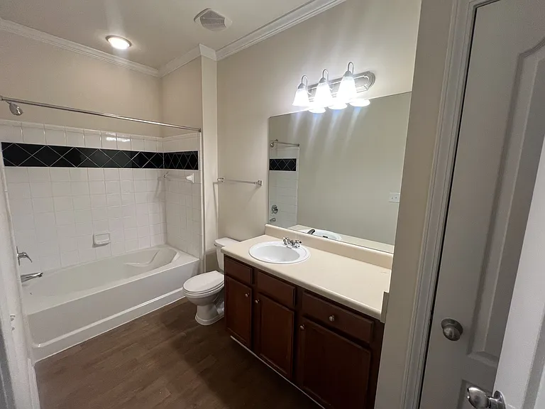 Wesley Kensington Apartments at Stonecrest — Photo 375