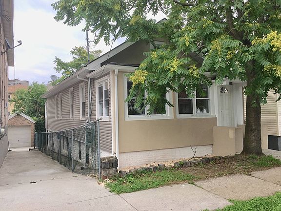 3rd image of 2926 Wickham Ave