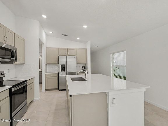 5th image of 1455 Diablo Cir