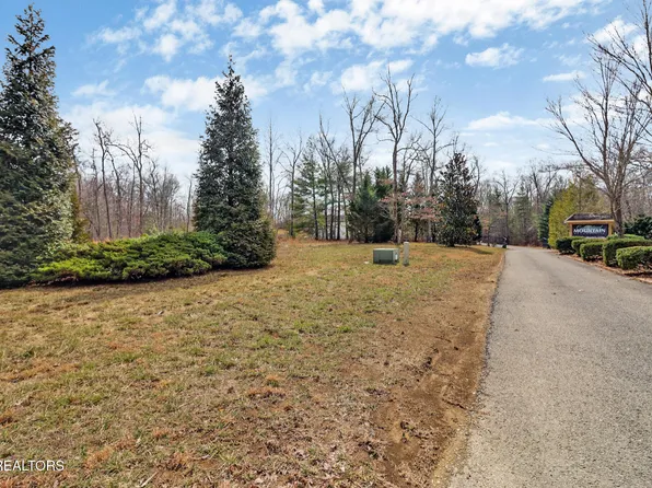 1 Mountain Preserve Pkwy, Crab Orchard, TN 37723