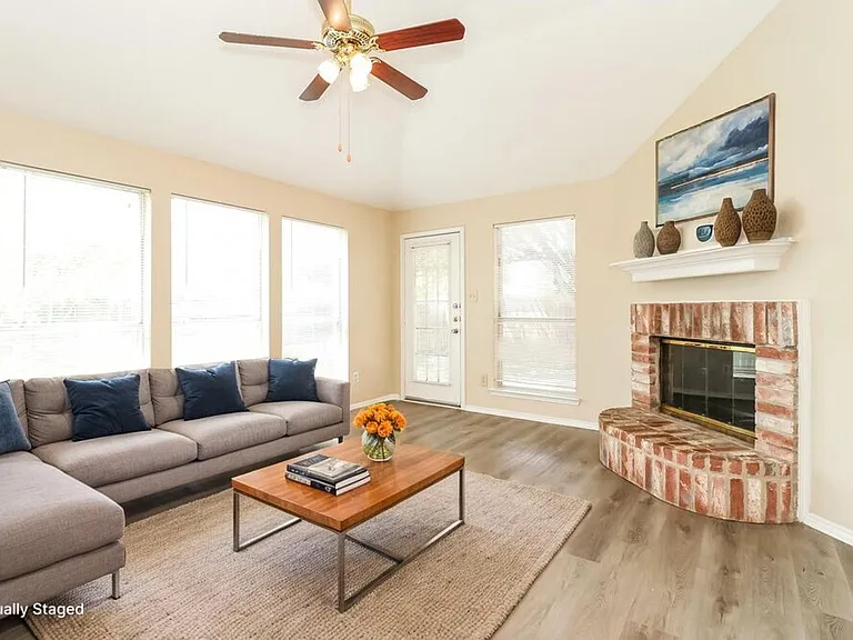 4001 Periwinkle Dr — Photo 4