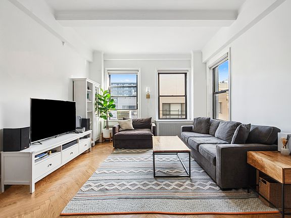 3rd image of 215 W 90th St APT 12G