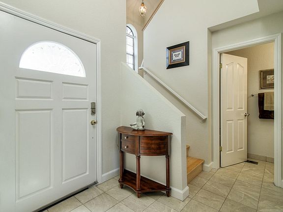 4th image of 233 Shelley Ave APT B