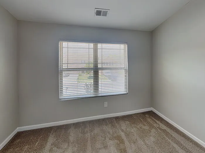 1048 Regency Dr — Photo 16