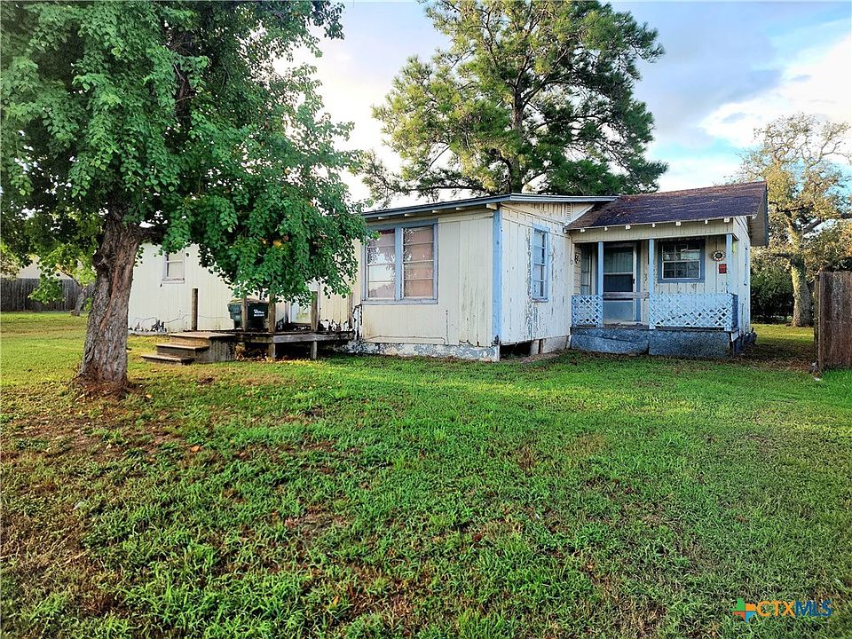 2nd image of 407 E Texas St