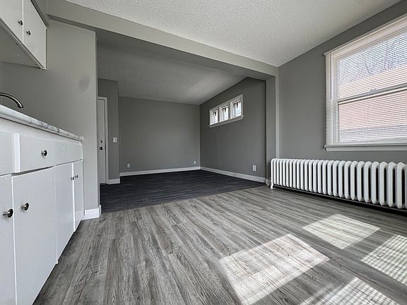 5th image of 1727 Reaney Ave E