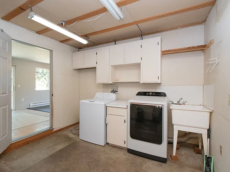 100 W Robert Pl — Photo 35
