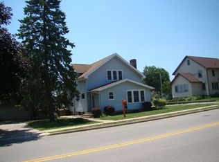 305 W Main St, Cobb, WI 53526