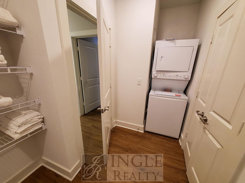 1st image of 1451 Sadler Dr #17