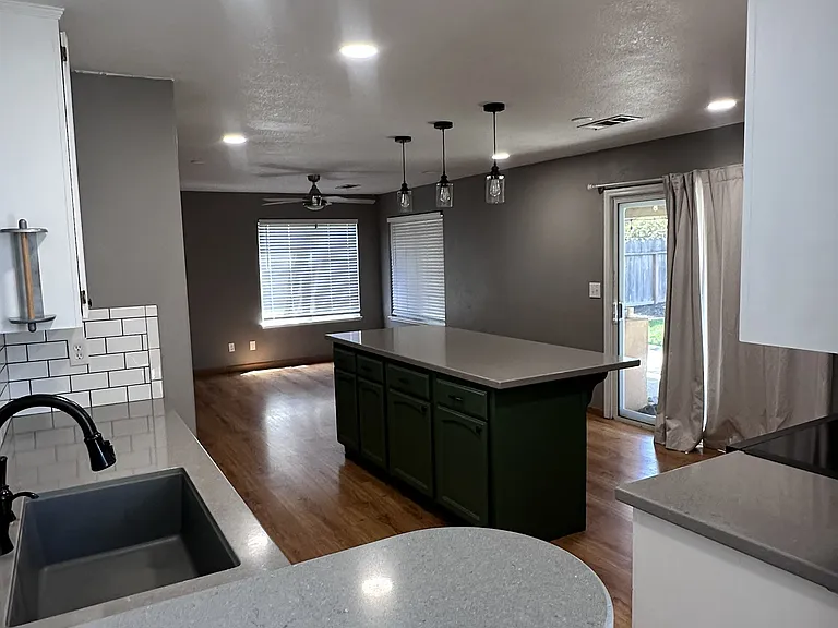 19595 Rexham Ct — Photo 11