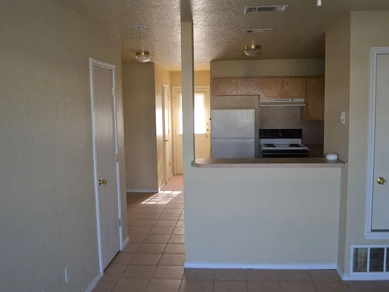 4400 Alan Kent — Photo 4