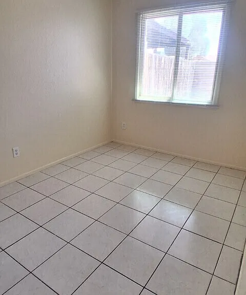3646 N 69th Ave #7 — Photo 11