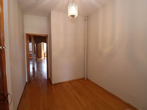 3rd image of 182 Greenpoint Ave APT 4R