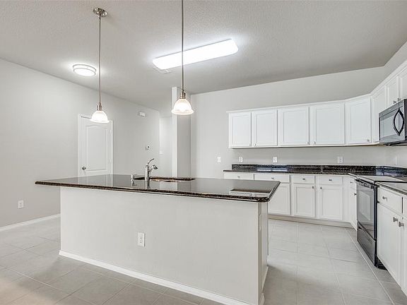 5th image of 5705 Del Rey Dr