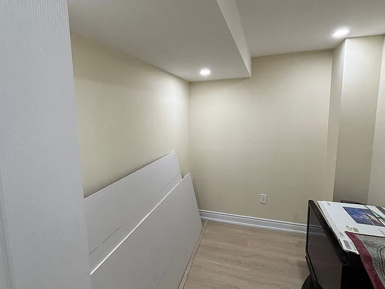 236 McLevin Ave #BASEMENT — Photo 9