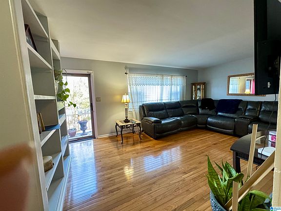3rd image of 441 15th Ln NW