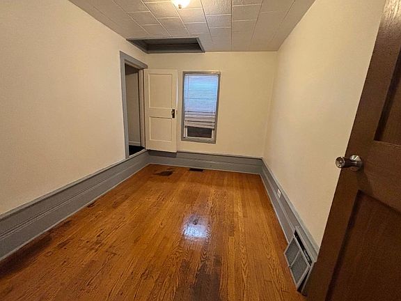 5th image of 353 E 146th St