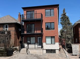 109 Russell Ave #5, Ottawa, ON K1N 7X2