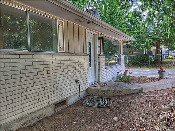 4th image of 15417 98th Ave E