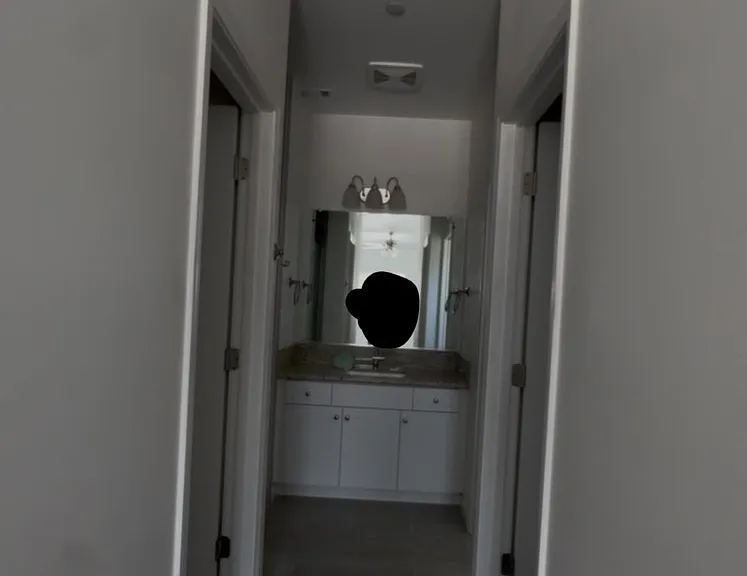 MASTER BEDROOM BATHROOM