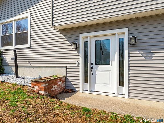 5th image of 11 Green Briar Road