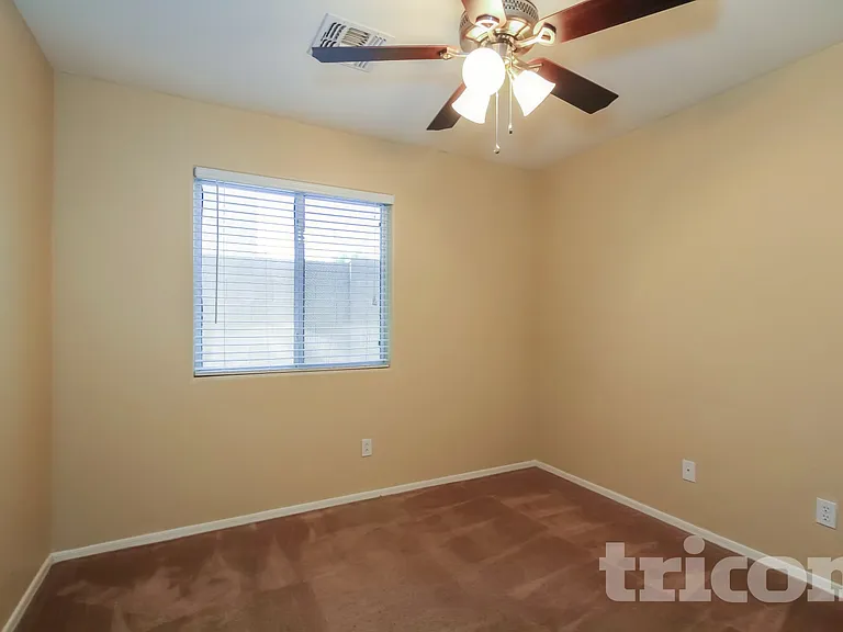 15072 W Buchanan St — Photo 11